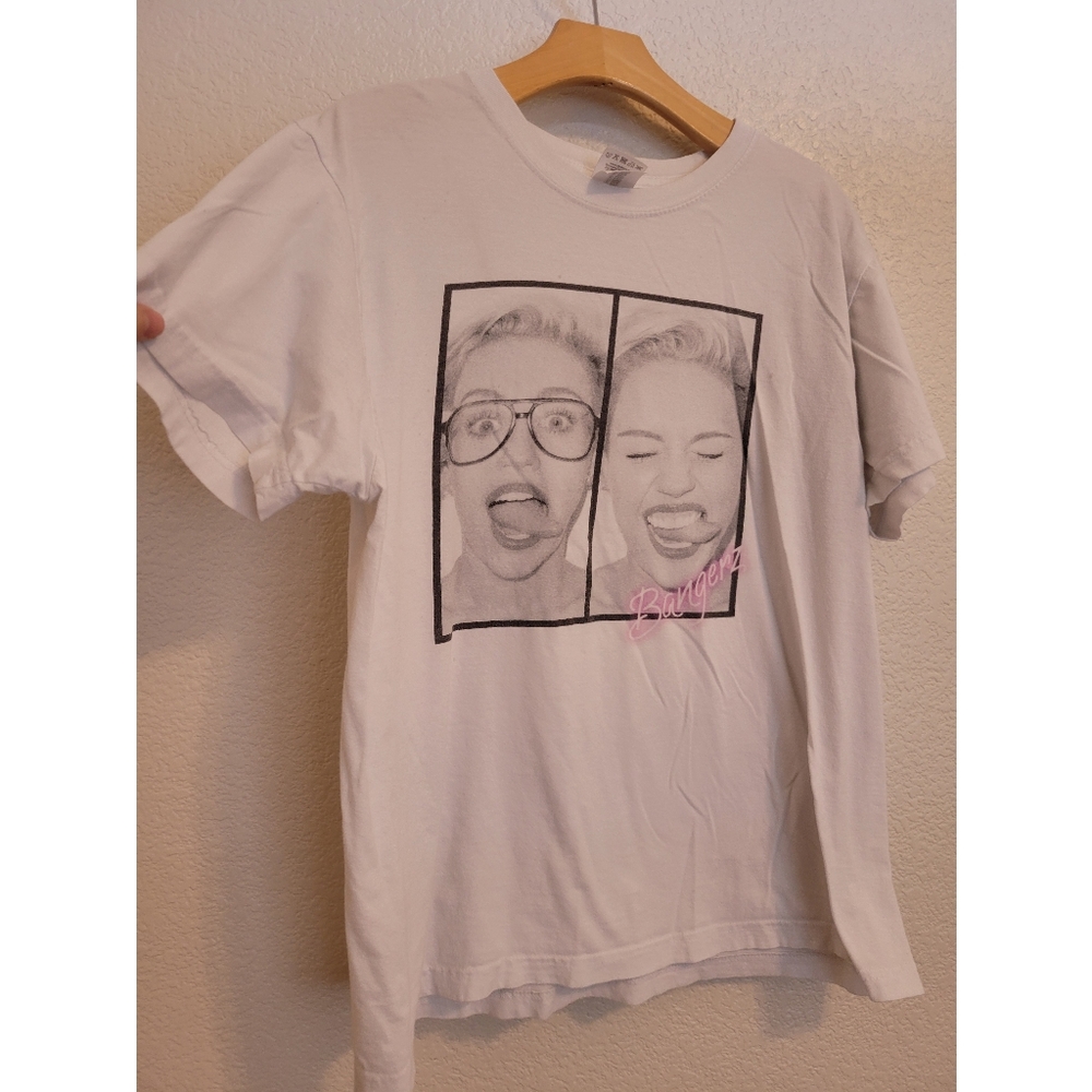 Bangerz Graphic T-Shirt - White size M miley cyrus